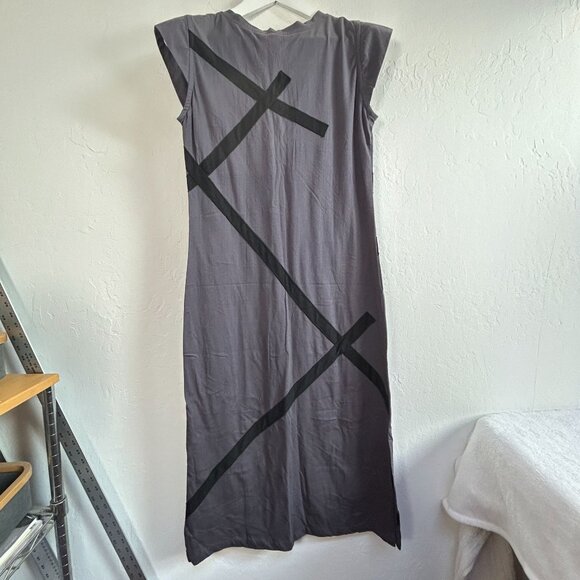 Cupcake International Gray Geometric V-Neck Midi Dress Medium Cap Sleeve New - Picture 2 of 7
